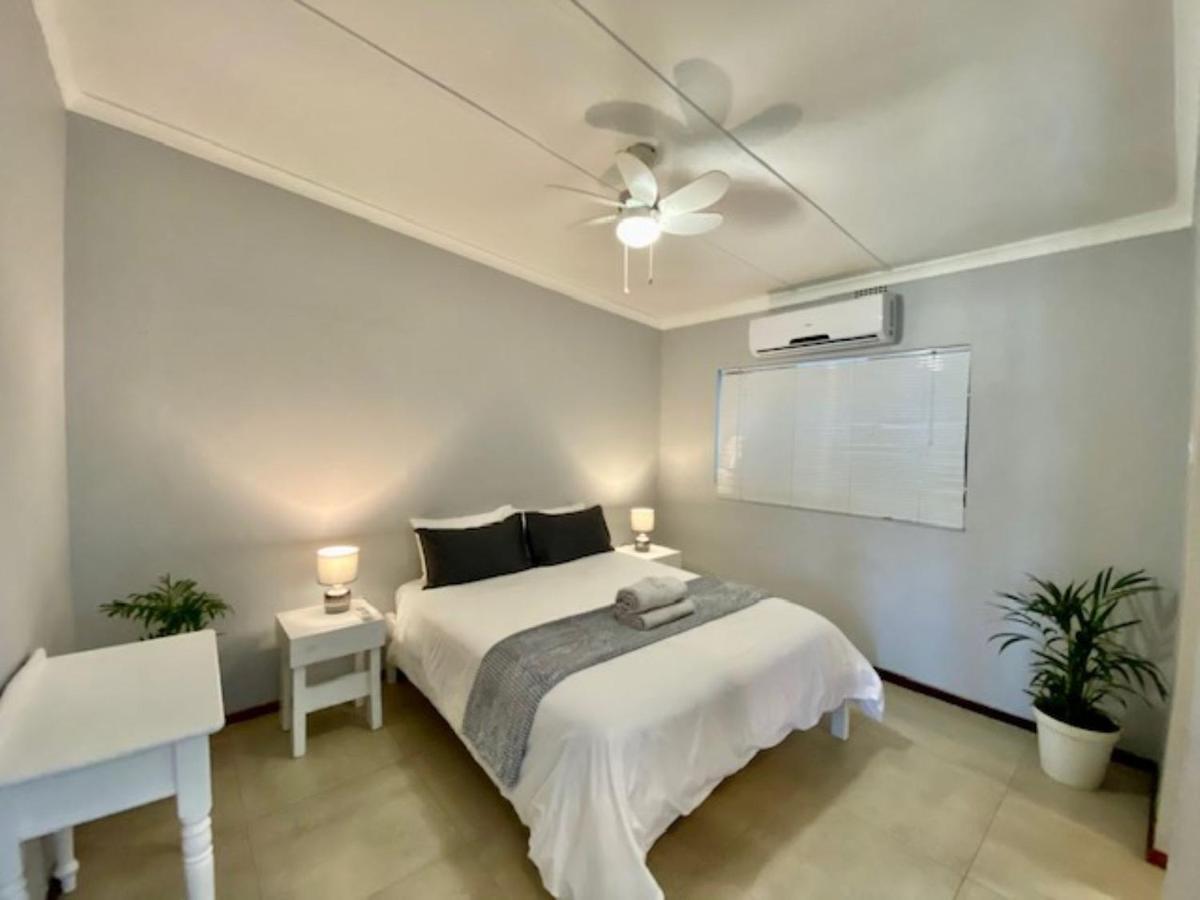אומדלוטי Surf Motel מראה חיצוני תמונה